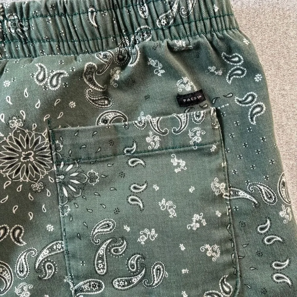 PacSun Volley Shorts Mens Small Green Paisley Bandana Drawstring Casual